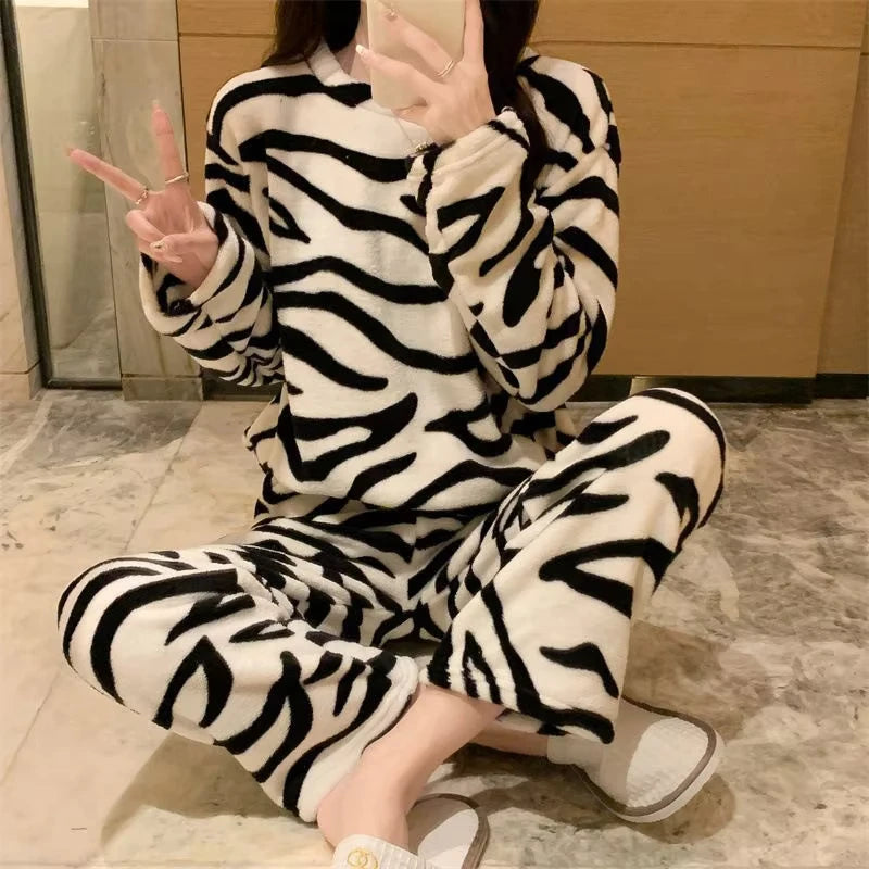 Vastag Pizsama Női